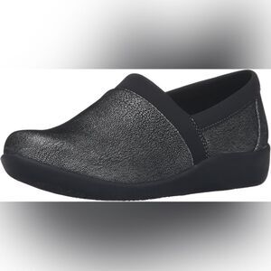 Clarks cloud steppers clogs in Black and silver size 9.5